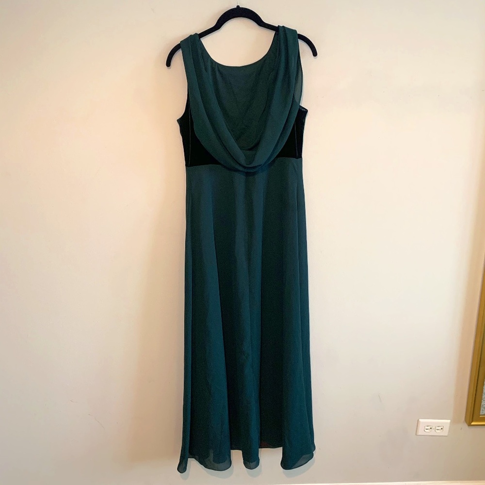 Rhapsody LTD Velvet Hunter Green Gown-Size 8